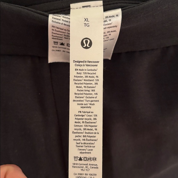 Lululemon Softstreme Pintuck Mid-Rise Pant - Black - Picture 6 of 9